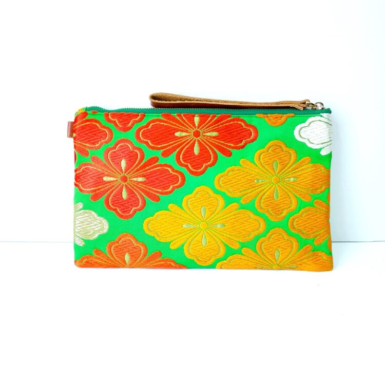 Wristlet_clutch_square_japanese_flower_green