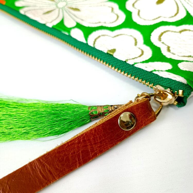 Wristlet_clutch_square_japanese_flower_green