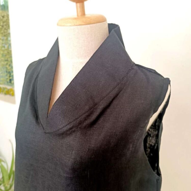 black-linen-dress-with-collar