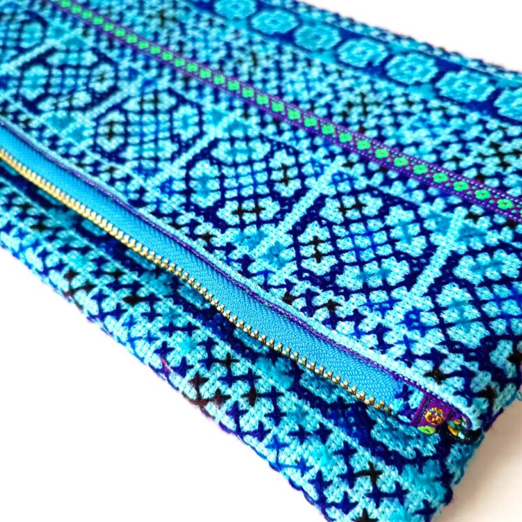 hmong_clutch_blue