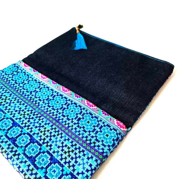 hmong_clutch_blue