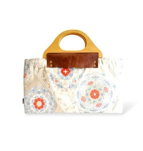 kimono_wood_handle_clutch_silky_white