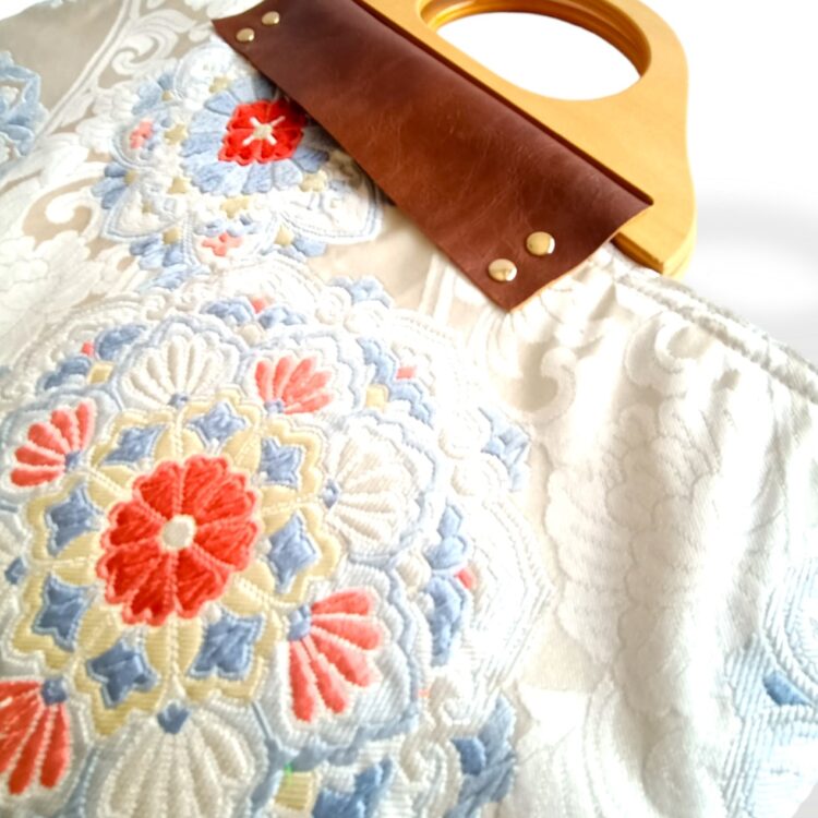 kimono_wood_handle_clutch_silky_white