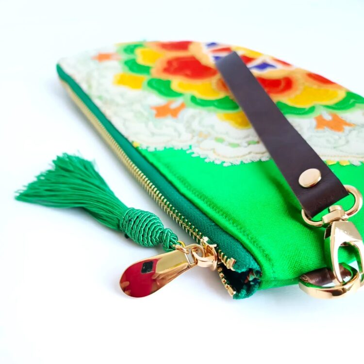 kimono_wristlet_clutch_crescent_flower