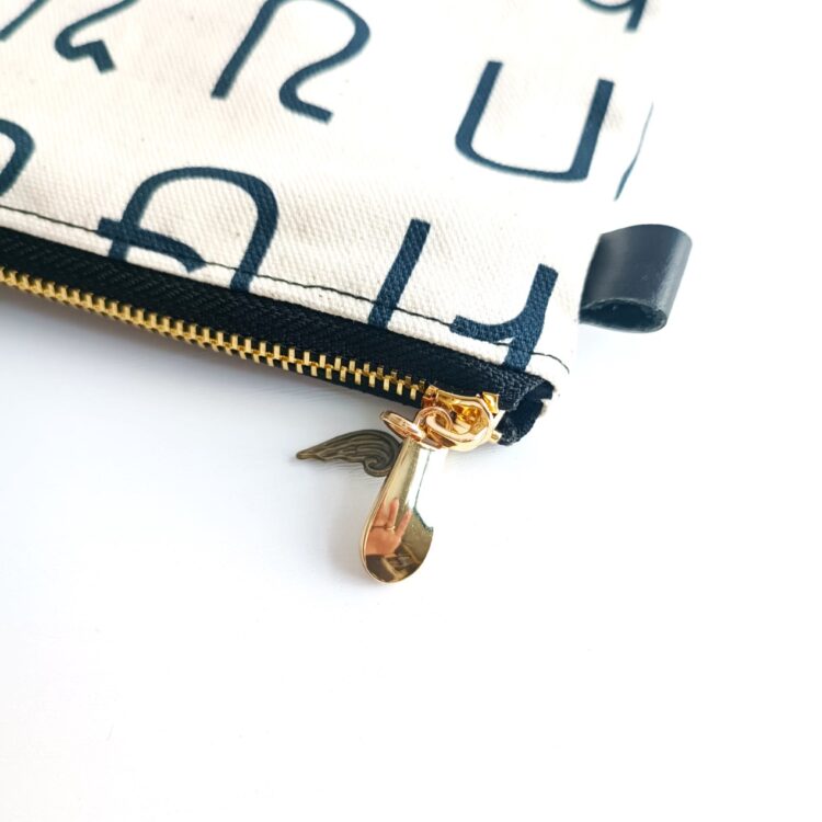 mini pouch thai white