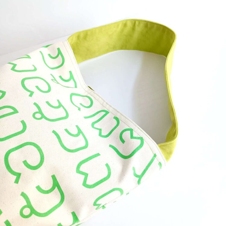 one_handle_shoulder_bag_thai_letter_print_line_green