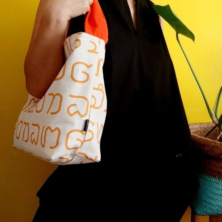 one_handle_shoulder_bag_thai_letter_print_orange