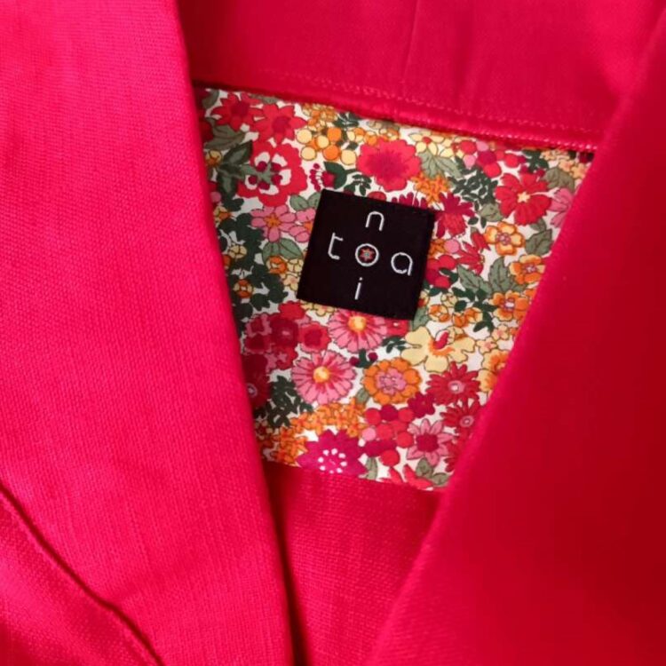 red_linen_dress_collar