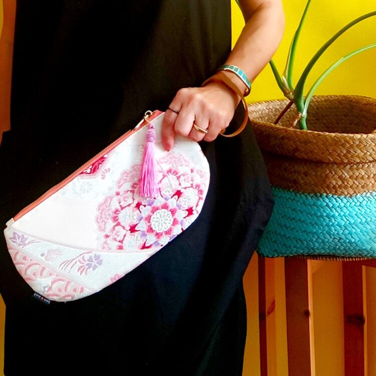 wristlet_clutch_crescent_sakura_pink
