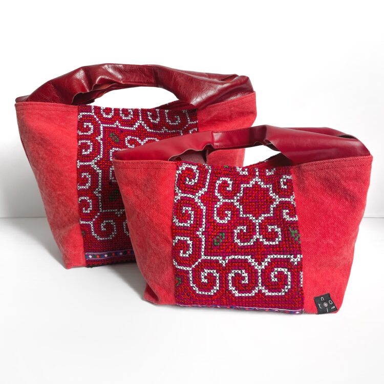 Canvas Tote Bag Red Hmong snail
