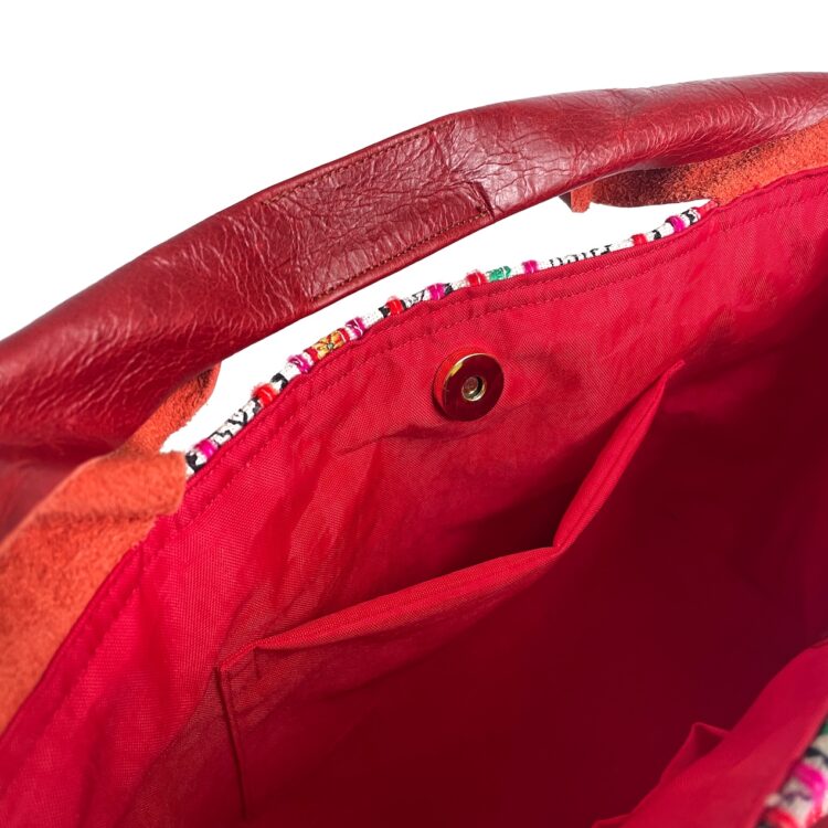 กระเป๋าแคนวาสผ้าม้ง ลายทางสีแดง