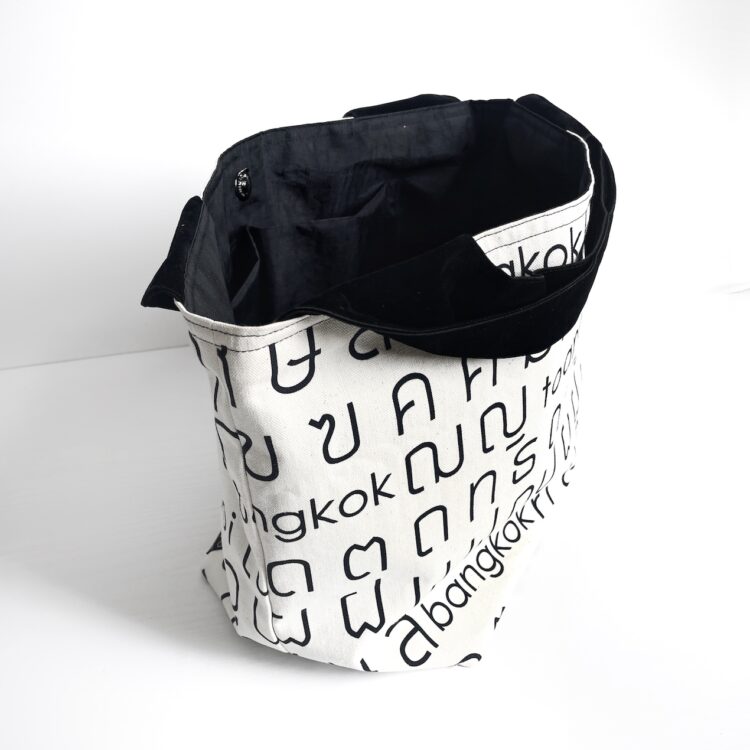 Large 2-Handle Tote Bag Thai Letter Print White