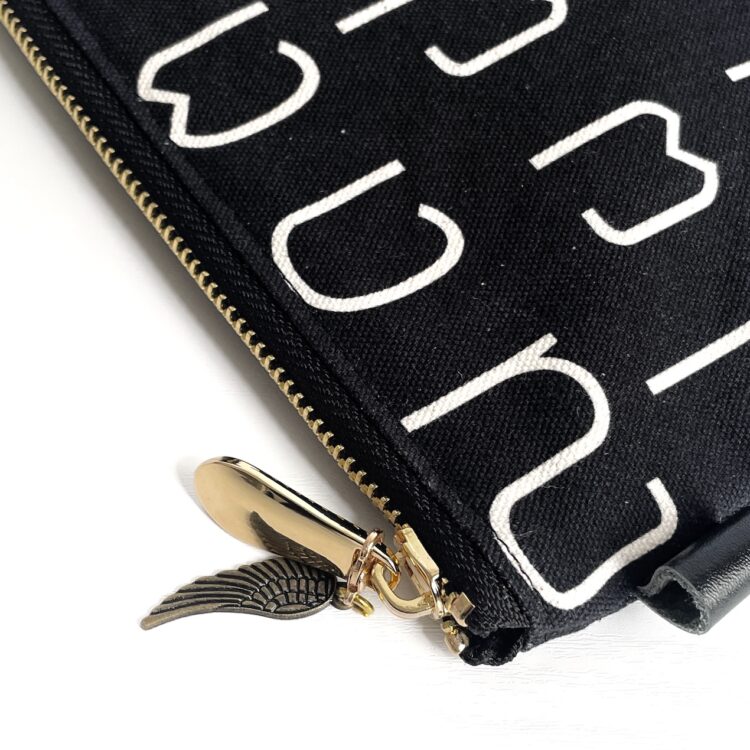 Basic Zipper Pouch Thai Black