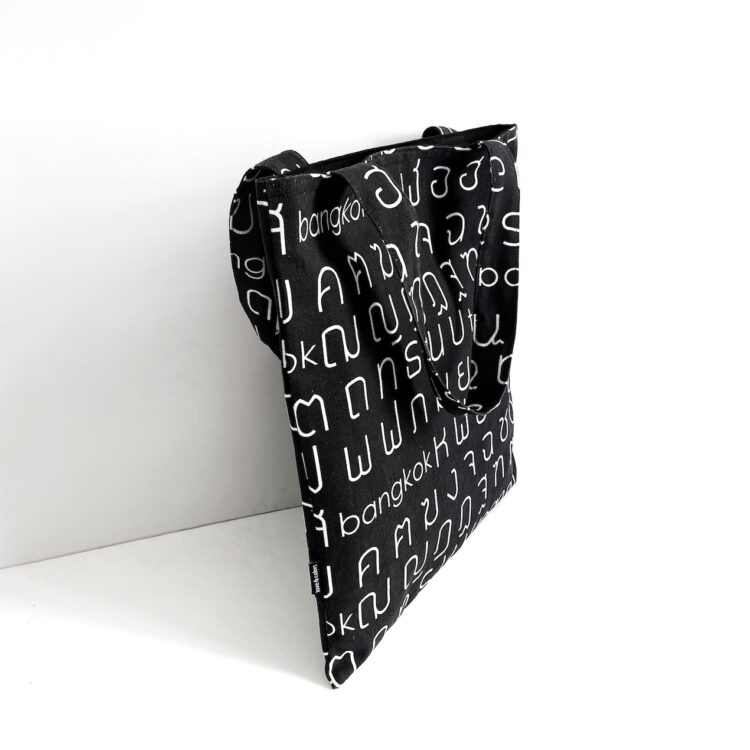 タイ文字 黒 シンプル トートバッグ