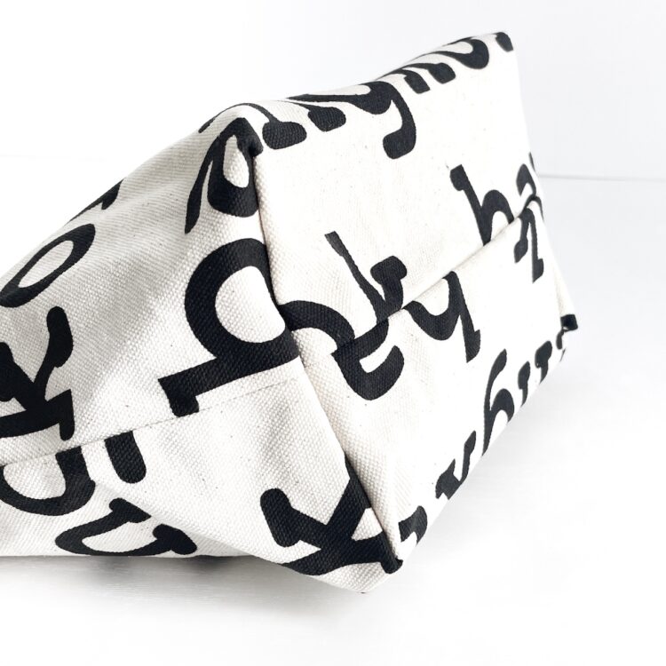 バンコク ホワイト ファスナー付き 化粧ポーチ