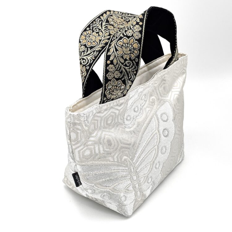 กระเป๋ามินิกิโมโน ลายดำขาวคลาสสิก