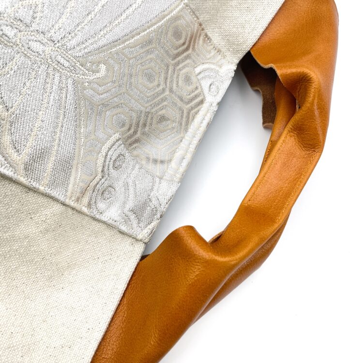 กระเป๋าแคนวาสผ้าโอบิ ขาวคลาสสิค