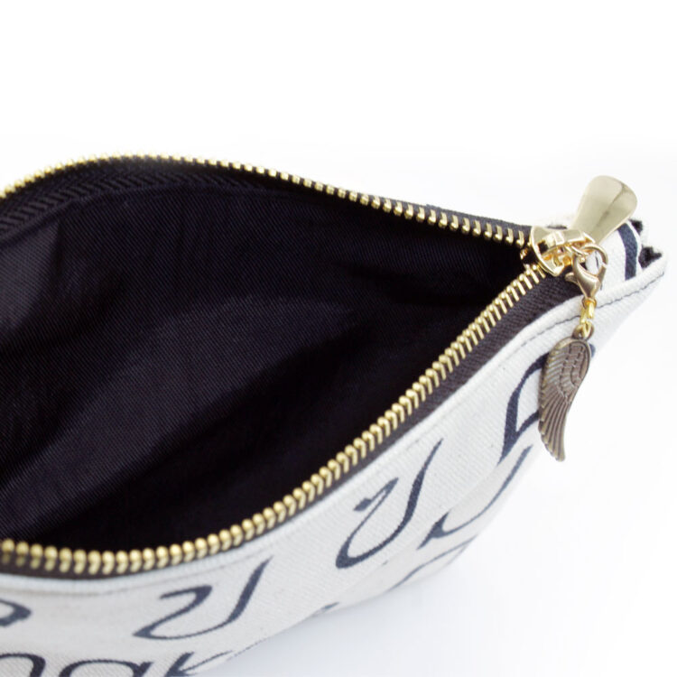 กระเป๋าแบนลายไทย สีขาว