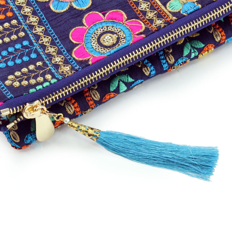 กระเป๋าคลัทช์ผ้าม้ง ลายดอกไม้ศักดิ์สิทธิ์