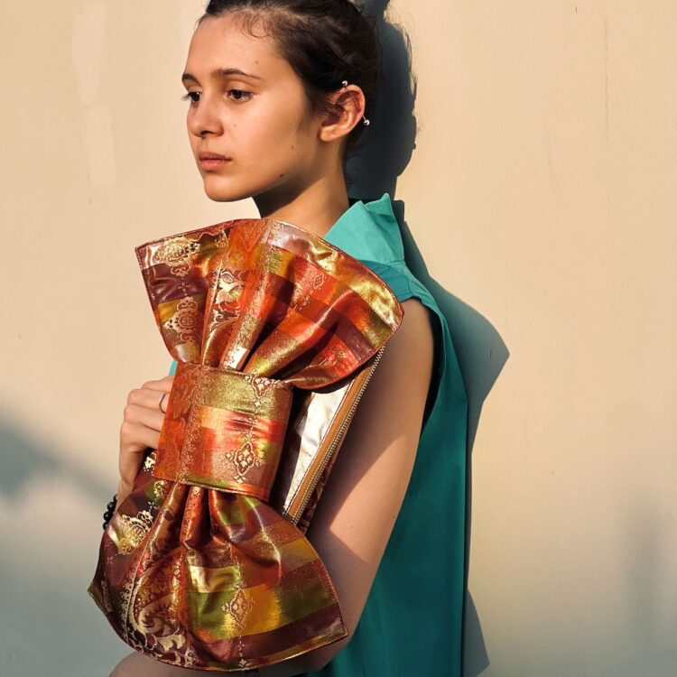 KIMONO RIBBON CLUTCH FIRE OPAL