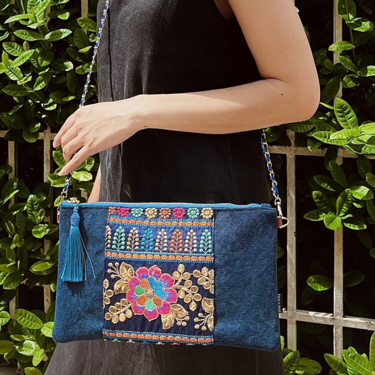 モン族 花模様 ダークブルー サコッシュ ショルダーバッグ