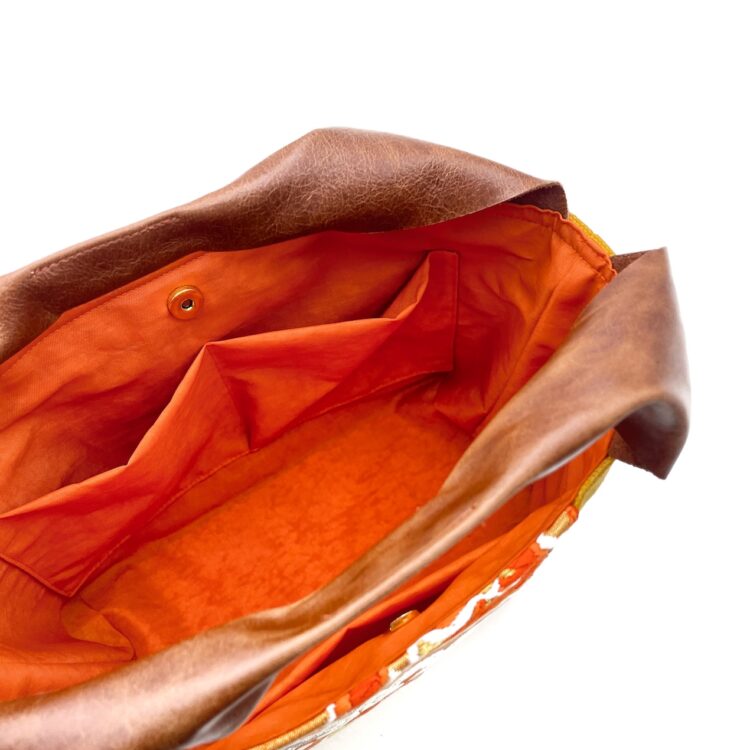 กระเป๋าหนังแคนวาสผ้าโอบิ ลายรวงผึ้งแดดจัด