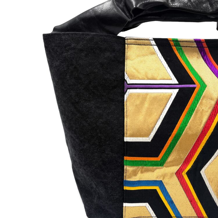 กระเป๋าผ้าใบใหญ่หนัง Obi ดีไซน์หรูหรา