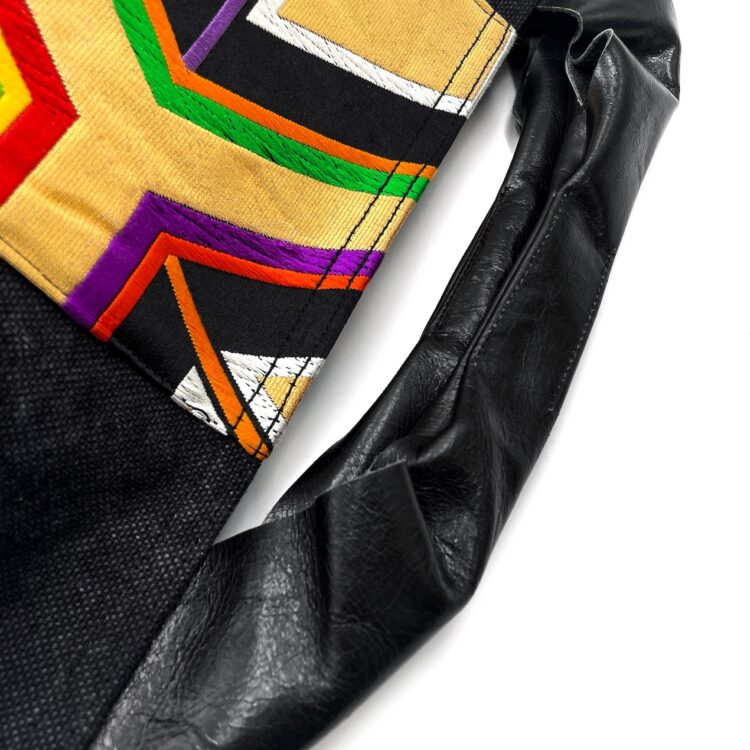 กระเป๋าผ้าใบใหญ่หนัง Obi ดีไซน์หรูหรา