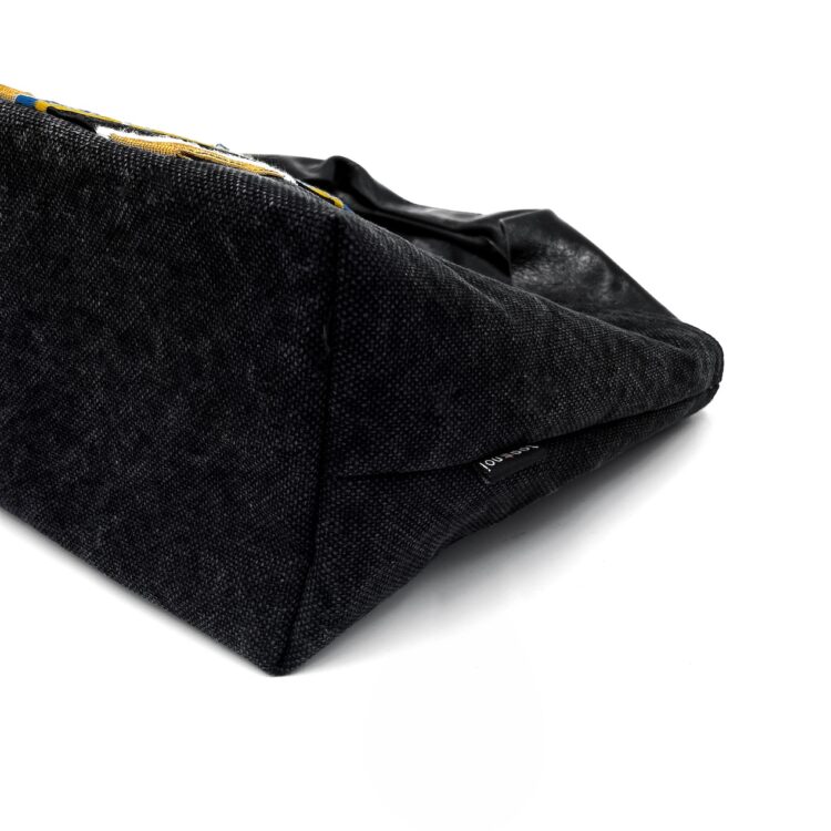 กระเป๋าผ้าใบใหญ่หนัง Obi ดีไซน์หรูหรา