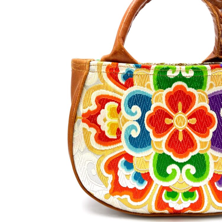 กระเป๋าถือทรงกลมลายกิโมโน Auburn Rainbow