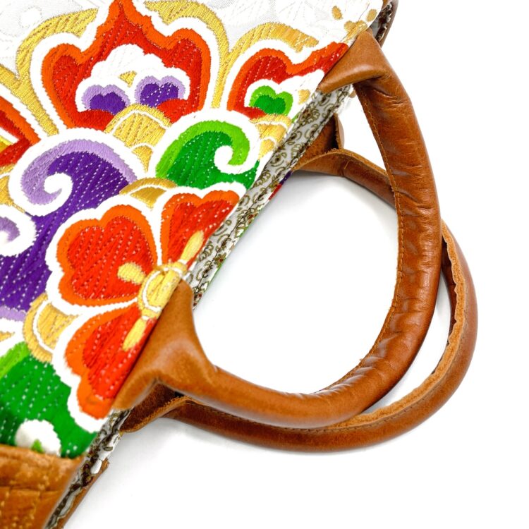 กระเป๋าถือทรงกลมลายกิโมโน Auburn Rainbow