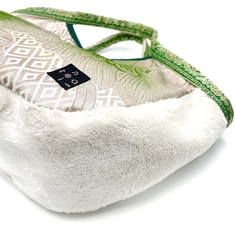 กระเป๋าโท้ตเล็กกิโมโนสไตล์โบฮีเมียน เจด ฟลอรา