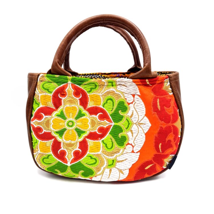 กระเป๋าถือทรงกลมลายกิโมโน Fire Amaryllis - Toanoi